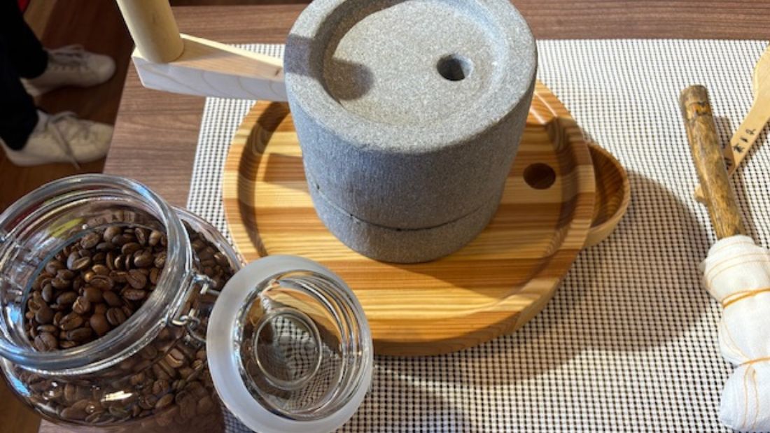 石臼コーヒーミルでコーヒー豆を挽いてみよう!