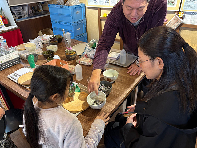 セントポーリア植え込み体験